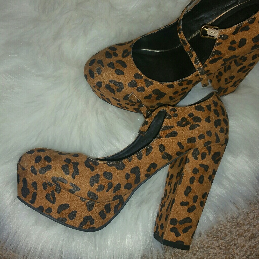 Leopard heels
